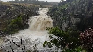 Cabeça D'água. Saímos da Cachoeira do Espelho, Serra do Cipó, e ela chegou 2min depois.