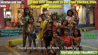 Feeding a Poor Filipino Family in the Philippines. Their First Time Eating in a Fast Food Restaurant