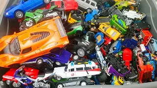 A huge amount of different vehicles in the box