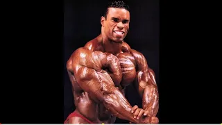 *KEVIN LEVRONE* | Posing Backstage At The 2000 Mr. Olympia!!