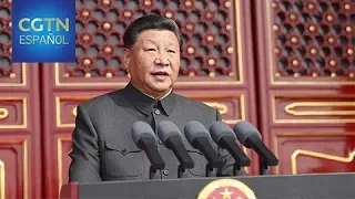 El presidente chino, Xi Jinping, pronuncia un discurso y pasa revista al ejército en Tian'anmen