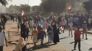 Sudanese forces fire tear gas as thousands gather to protest military rule • FRANCE 24 English