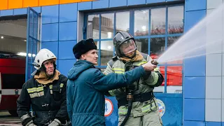 Новогоднюю мечту мальчика с особенностями здоровья исполнили севастопольские огнеборцы МЧС России