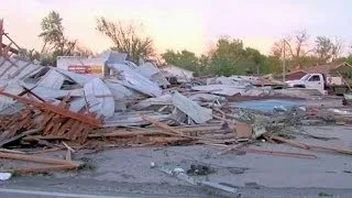Deadly tornadoes sweep across central and southern United States
