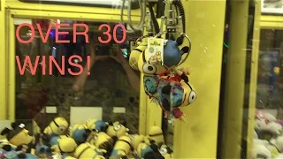 WRECKING! The Mini Minion CLAW MACHINE + A 5 IN A ROW!