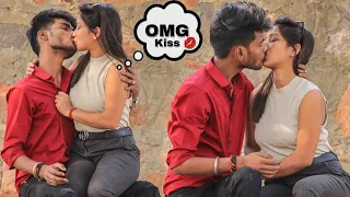 Girlfriend के साथ गांव में अकेले 💋 || Real Kissing Prank || Ashish Panday