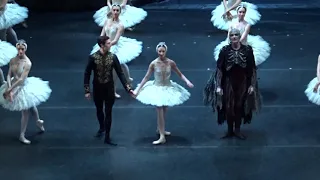 'Swan Lake.' Rehearsal Curtain Call. 04/03/20. Royal Opera House.