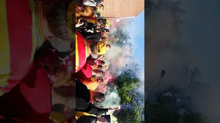 Rc lens Dijon. Arrivé du bus sous les fumi