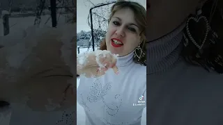 На руках Снежинки ❄️