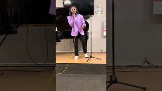 Ricky performed "Selena" live in Florida