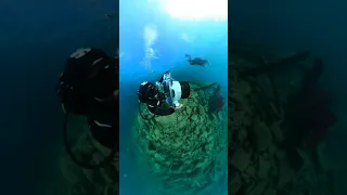 Practice dive 25 ft under at a shipwreck in Tobermory Canada. Under water Photo shoot