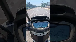 Beverly 400 near top speed Acceleration