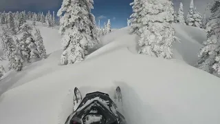 Crashes and pow turns epic day!