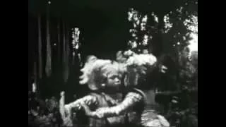 Bali 1928, vol. III - Légong Saba: Ni Gusti Nyoman Madri, Ni Dayu Ratna & Ni Ketut Suri