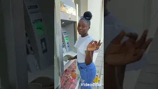 Mas vocês demoram porquê no ATM?