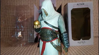 Фигурка Assassin's Creed / Altair Apple Of Eden Keeper (Альтаир С Яблоком Эдема)