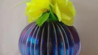 HOW TO MAKE A BEAUTIFUL FLOWER VASE FROM OLD CDS #oldcdcraftideas  @CraftyconceptsbyCaroline