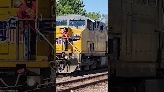 CONDUCTOR COMES OUT OF CLEAN UNION PACIFIC TO GIVE ME A SALUTE!!