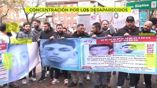 Cientos de familiares se reúnen para tratar de localizar a los menores desaparecidos en Carabanchel