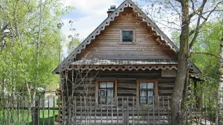 Домик няни Пушкина. Здесь жила Арина Родионовна Pushkin's nanny's house. Arina Rodionovna lived here