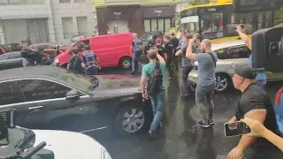 Неизвестные напали на автомобиль экс-президента Порошенко _ Киев _ 25 июля 2019