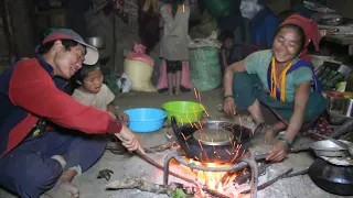 Nepali village || Cooking green vegetables and potatoes in the village