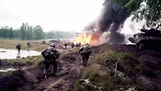 Terrifying Moment! Ukrainian CAESAR Howitzer Destroys Russian Tank Convoy in Avdiivka