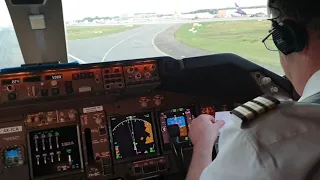 BOEING 747  TAKEOFF.  Startup engines, Taxi to  runway and TAKEOFF.. ( video from the cockpit)