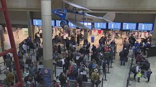 A busy travel morning at Pittsburgh International Airport