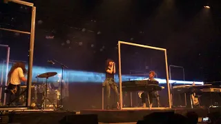 Charlotte Gainsbourg - Deadly Valentine (snippet live in Brussels 2018)