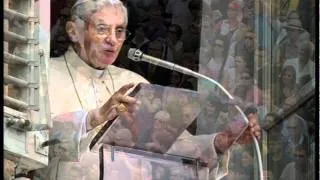 Benedict XVI prays for Vocations