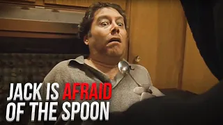 Spoon Attacker Bullies A Man Until He Gives Up | Movie Recap