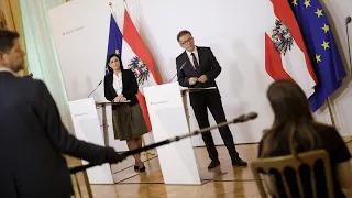 Pressekonferenz über neue Maßnahmen zur Sicherstellung der Pflege- und Altenbetreuung.