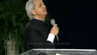 Benny Hinn sings "Alleluia" (2013)