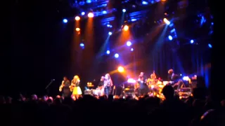 Sheila E playing bass, Candy Dulfer on sax, Lovely Day, live concert 03-04-2015