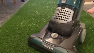 Hoover Breeze Evo | Stone vacuuming | Artificial Grass | Vacuuming