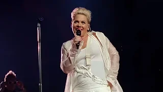 P!nk - Barbies (Beautiful Trauma World Tour, Vancouver)