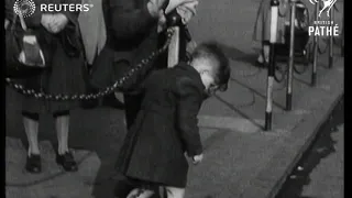 National Pedestrian Crossing week emphasizes safety in crossing busy streets (1949)