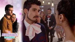 Rafael presenta a Aurora como su novia | Mi adorable maldición - Televisa