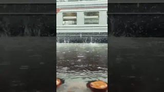 Москва. Летний дождь. Поезд уходит в будущее …