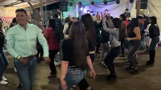 Linda y guapas mujeres bailan música ranchera en QUILIMARI    - TALISMANES DEL RITMO Y DEL AMOR