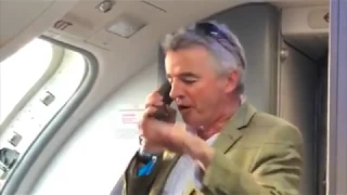 Michael O'Leary buys drinks for Ryanair passengers