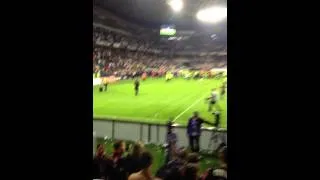 Des supporters Niçois envahissent le terrain à la fin du match Nice-Bastia 18/10/14