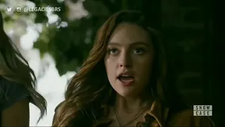 HOPE, LIZZIE & JOSIE MATAM A ARANHA ( LEGACIES )