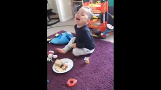 Little Kid Mocks His Dad's Northern Accent! Car on't road :p