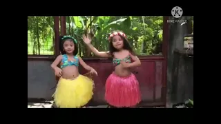 Sarah Hula Dance at her daycare school( cute hawaiian dance at home)😍💖