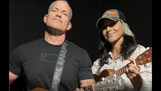 Jocko Willink and Tulsi Gabbard sing “We’re Going to Be Friends”