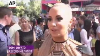 Demi Lovato at the Teen Choice Awards 2012: Interview on the Red Carpet