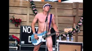 blink-182 - Don't Leave Me (KROQ Weenie Roast 1999)