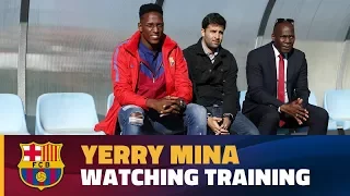 Recovery training session with Yerry Mina watching